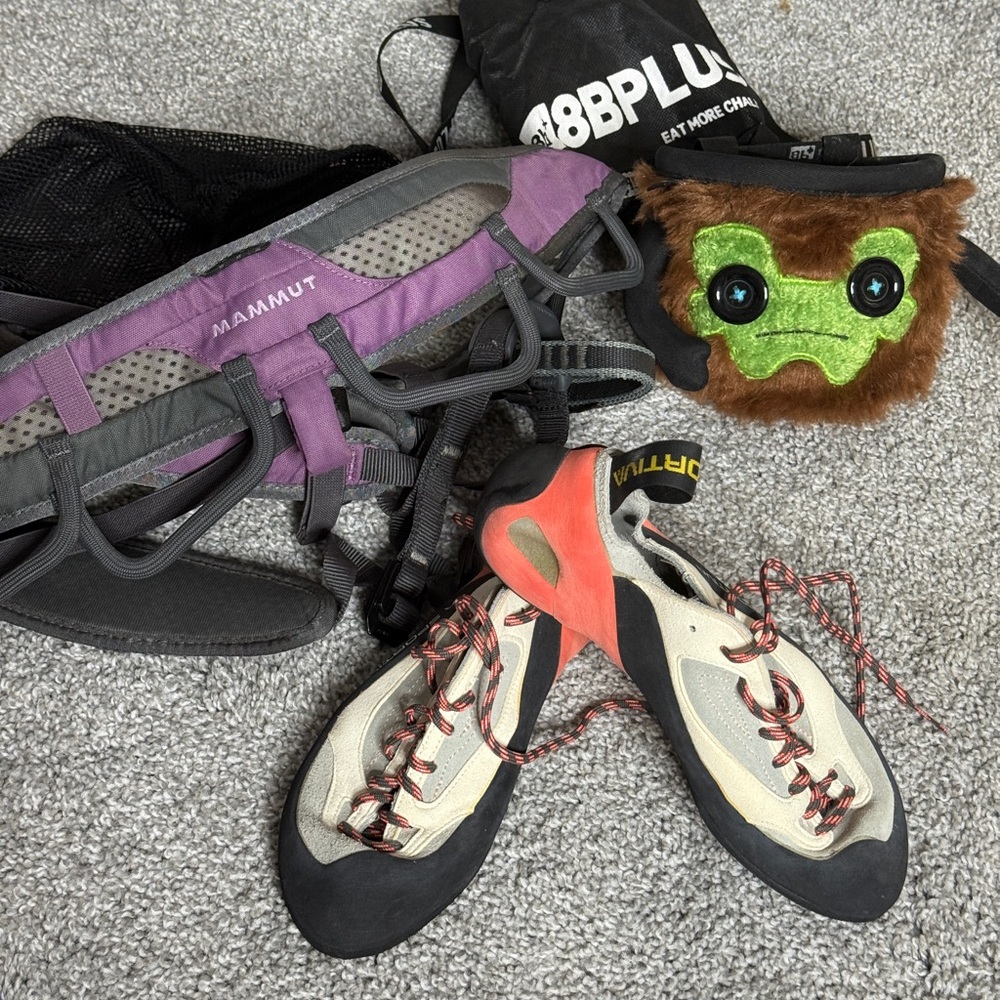Mammut rock climbing harness - Picture 9 of 9